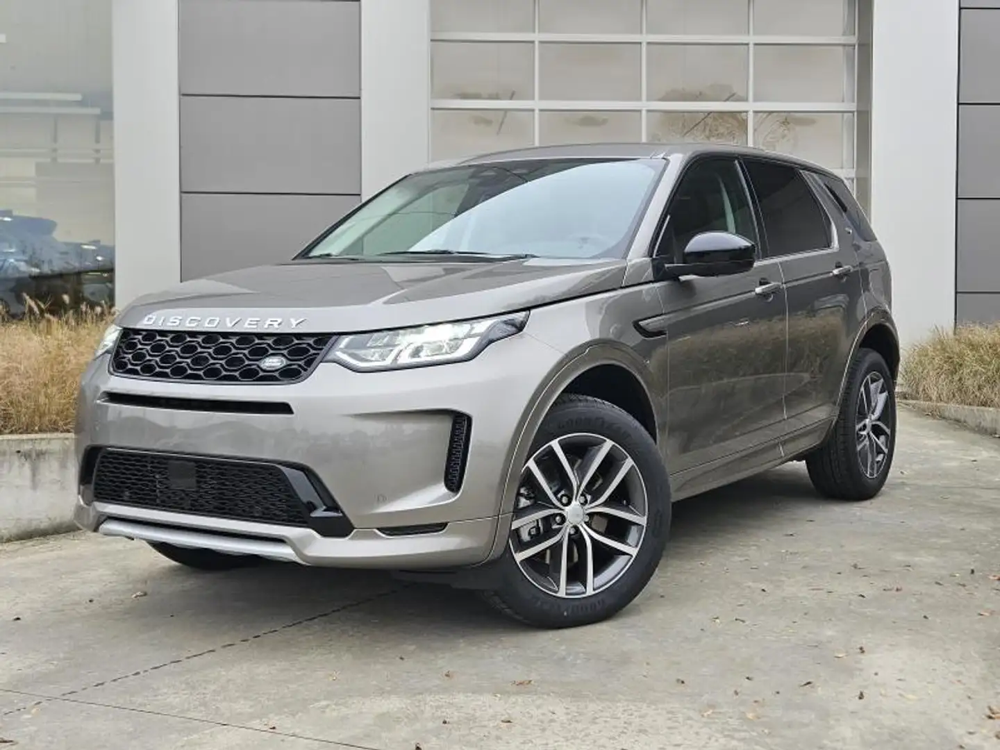 Land Rover Discovery Sport P270e S AWD Auto. 25MY - beschikbaar vanaf maart Zilver - 1