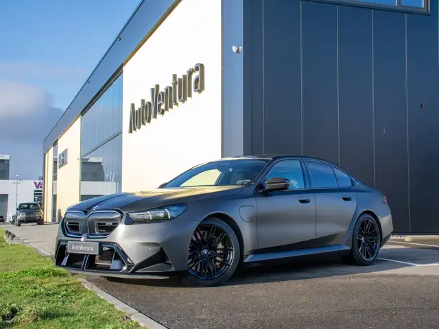BMW M5 | Keramisch | M drivers package l Carbon | B&W Aud