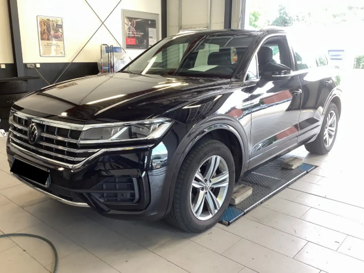 Volkswagen Touareg 3.0 V6 TDI R-Line 4M AHK Navi ACC Memory Schwarz - 2