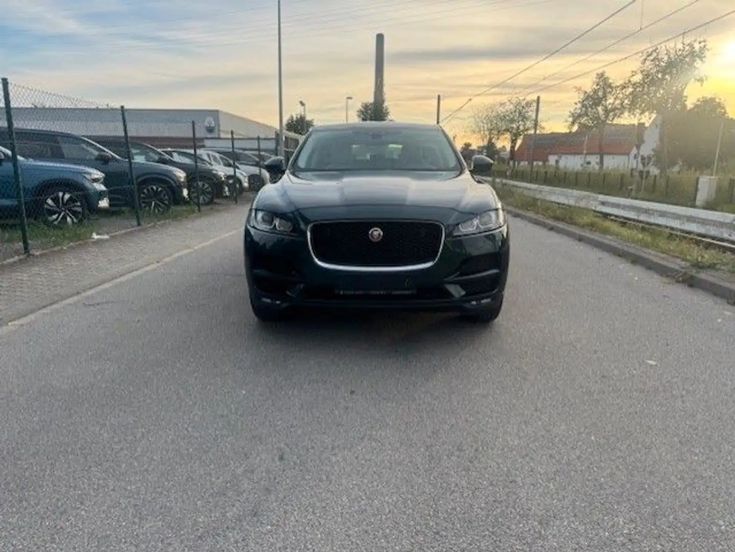 Jaguar F-Pace 30d AWD Prestige Automatik Grün - 1