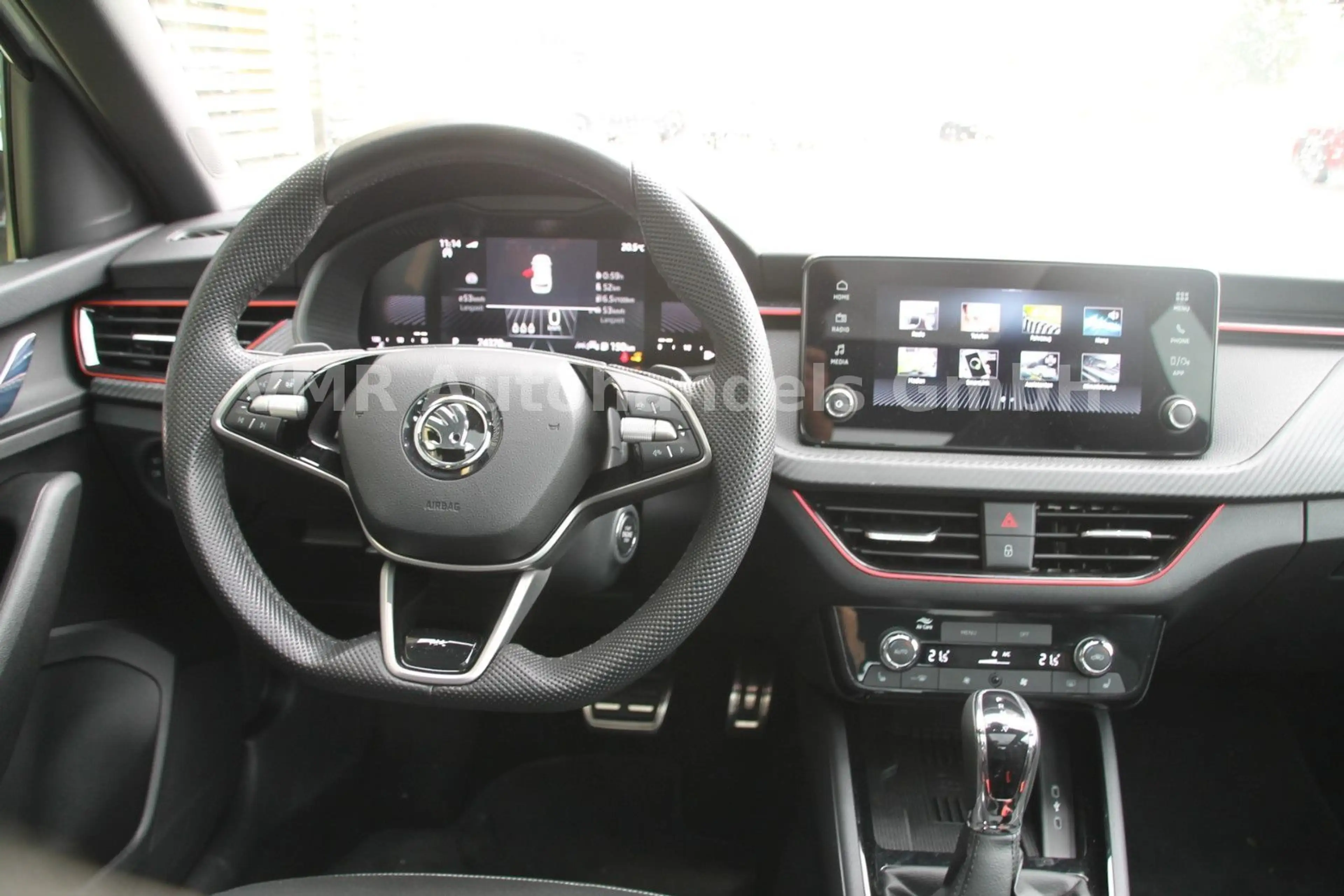 Skoda Kamiq 1.5 TSI DSG Monte Carlo *5J.Gar.*Matrix* — photo 13