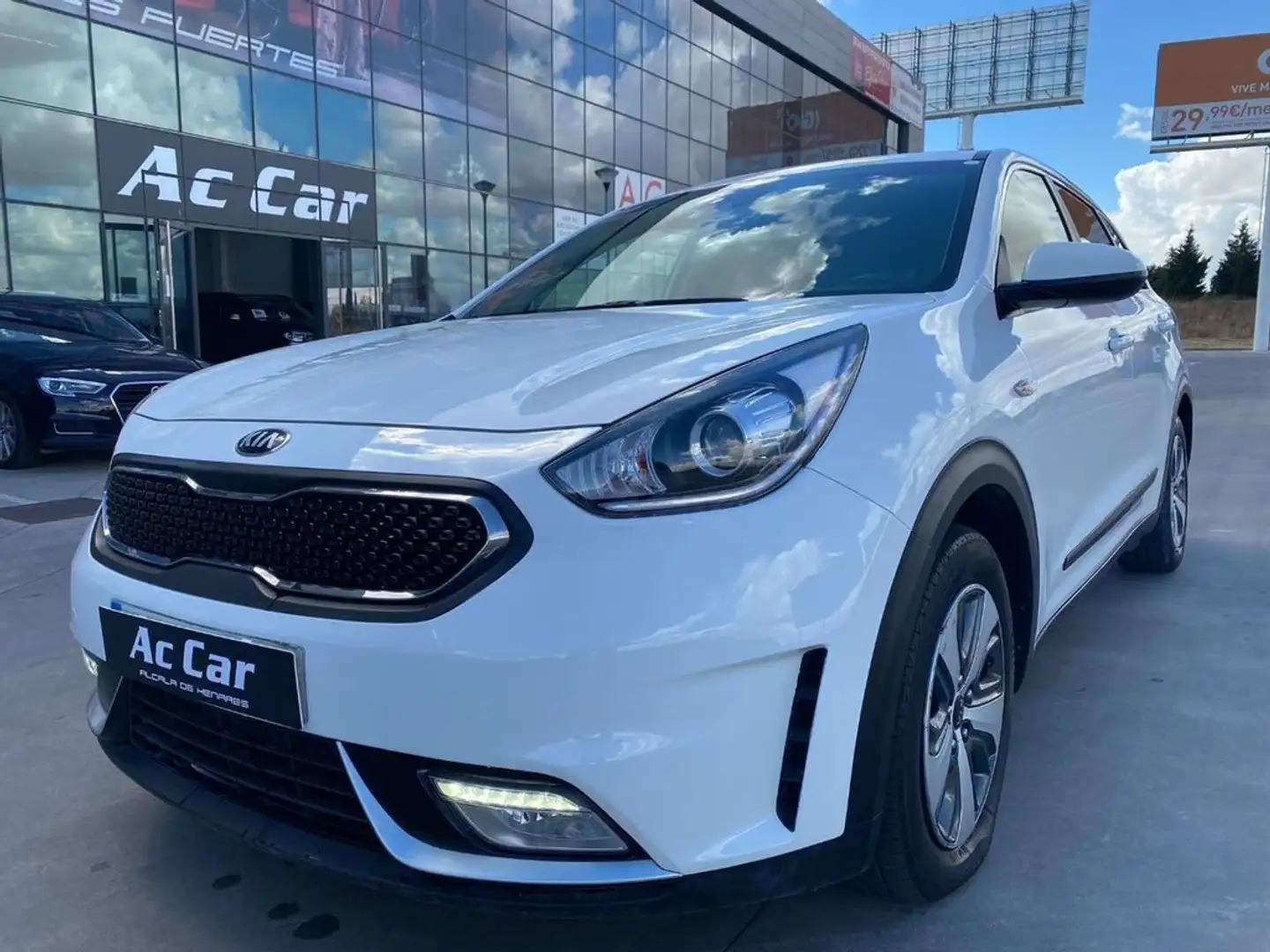 Kia Niro 1.6 HEV Concept Blanc - 2