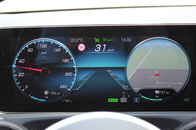 Mercedes-Benz CLA 250 CLA 250 e Shooting Brake EQ Plug-In Progressive — photo 12