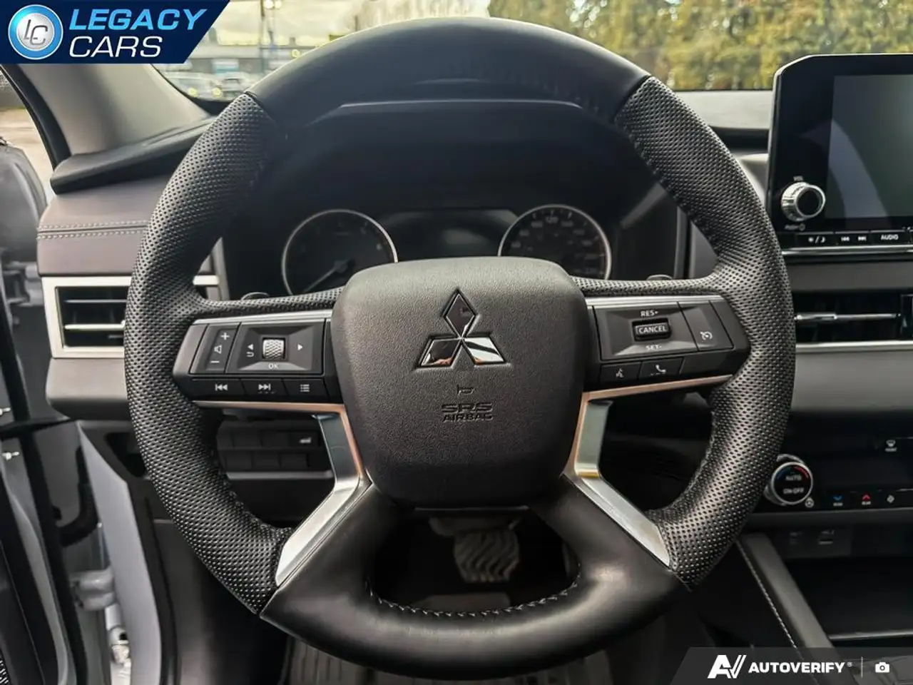 Mitsubishi Outlander снимка Mitsubishi Outlander