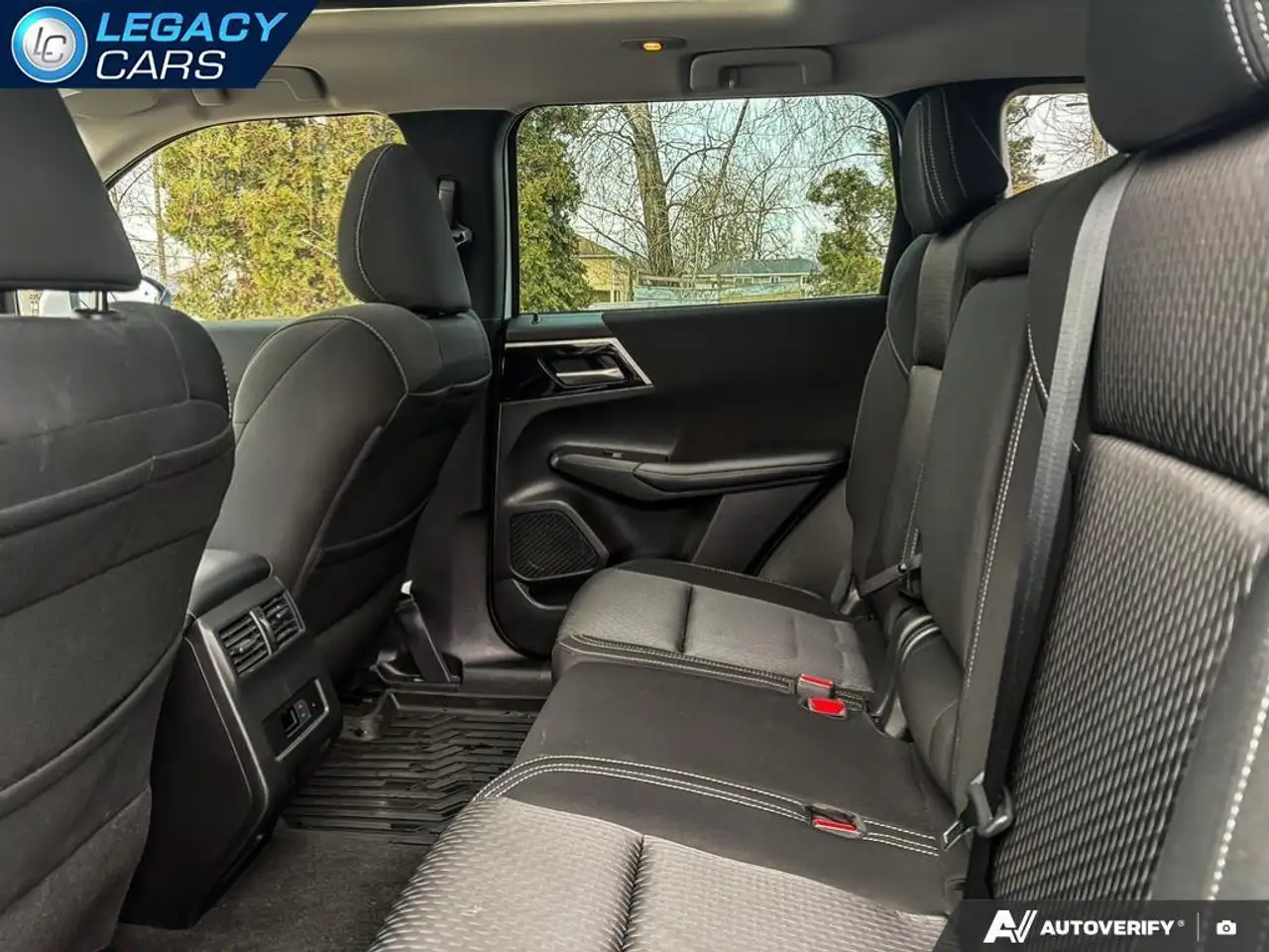 Mitsubishi Outlander снимка Mitsubishi Outlander