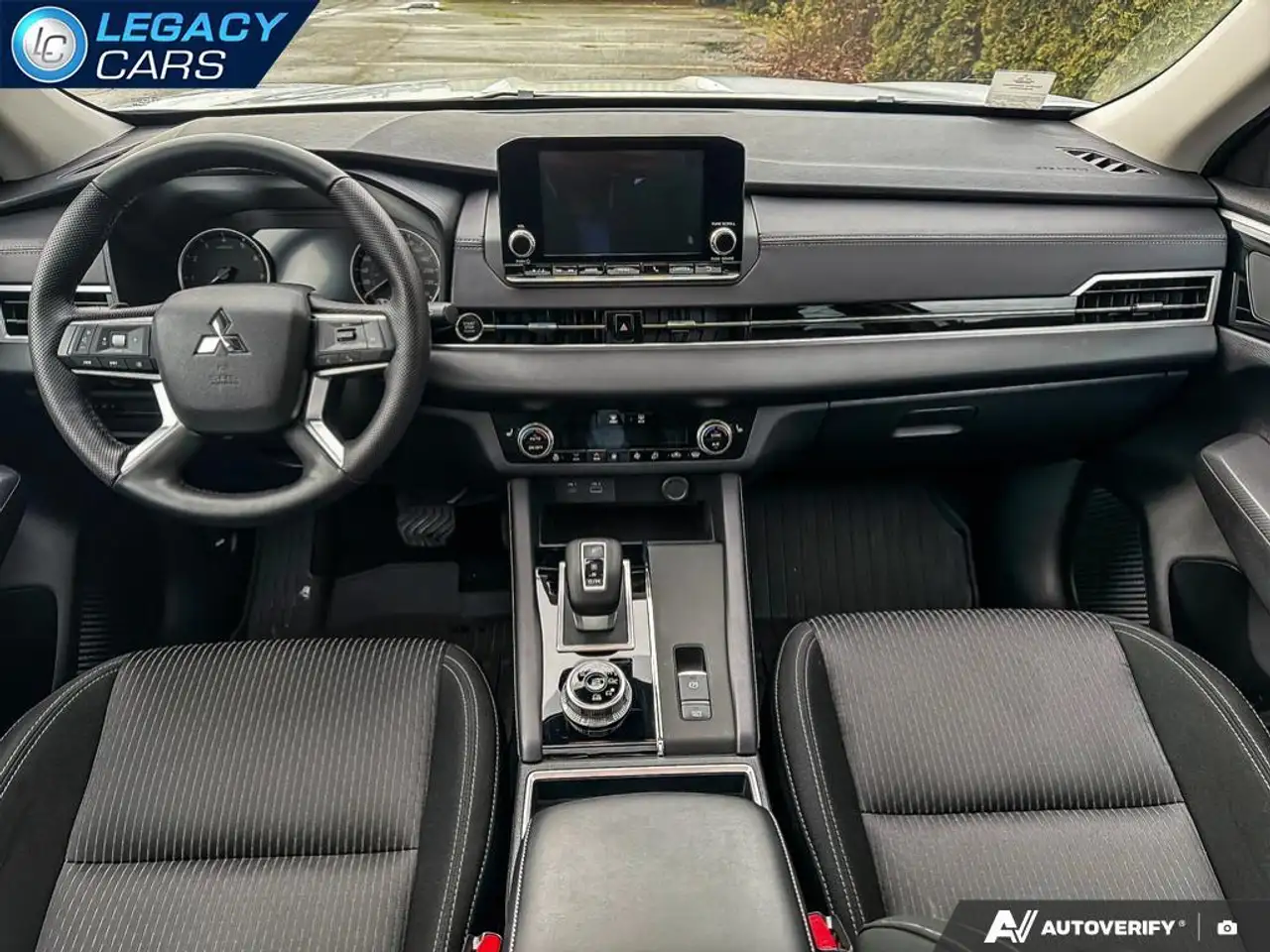 Mitsubishi Outlander снимка Mitsubishi Outlander