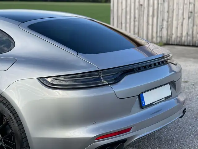 Porsche Panamera view 14