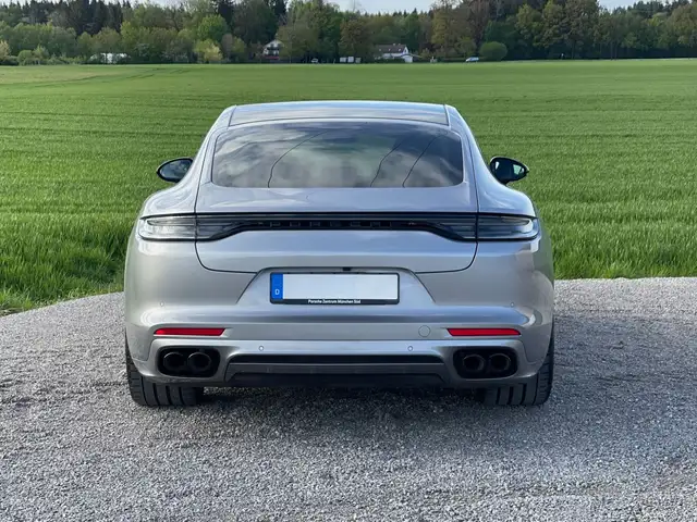 Porsche Panamera view 11