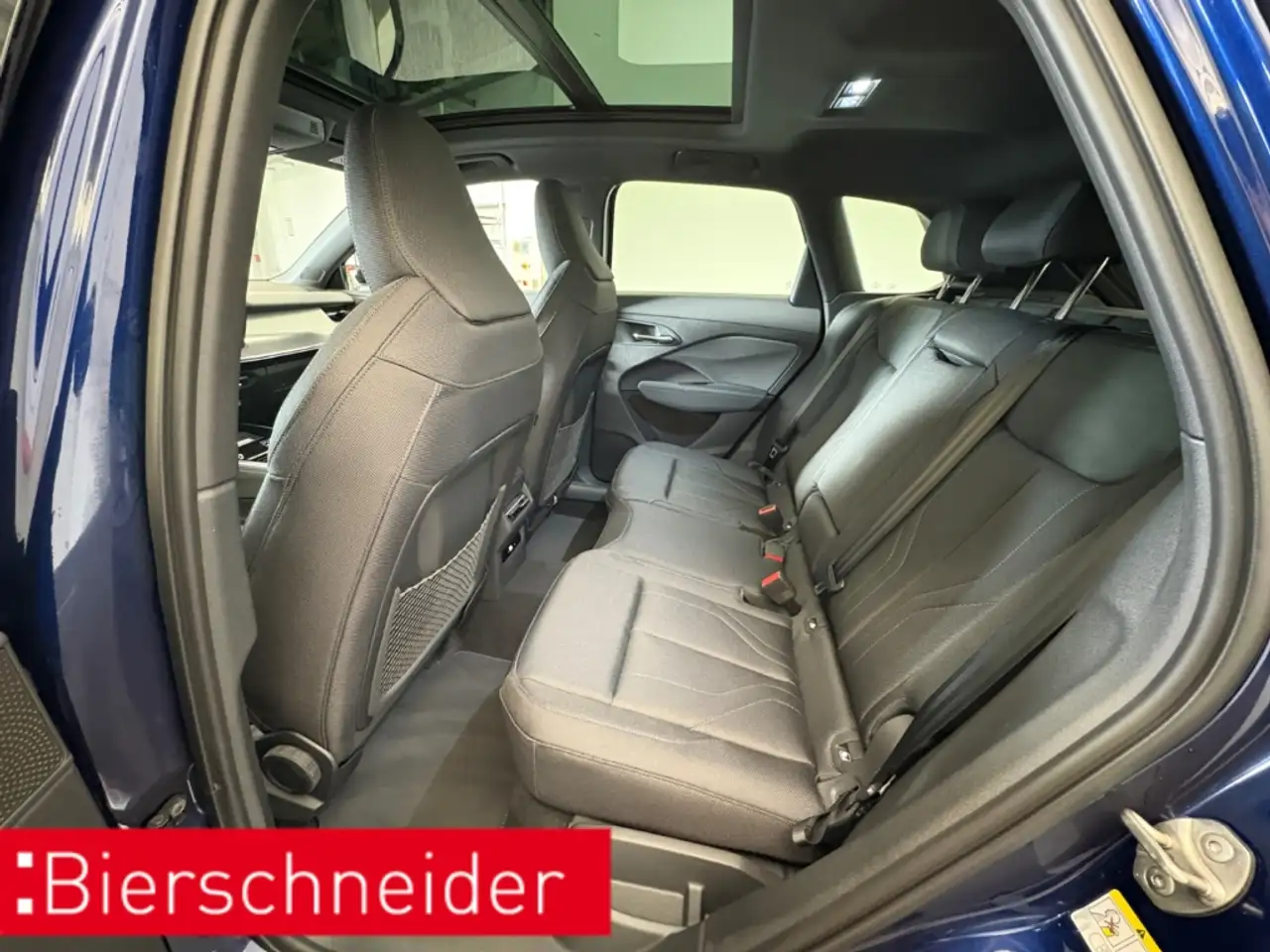 Audi Q3 SUV TFSI quattro 150 kW S tronic line AHK TECH PLU 8