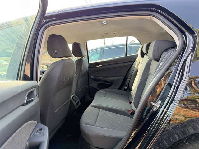 Volkswagen Golf 2024 — vignette 9