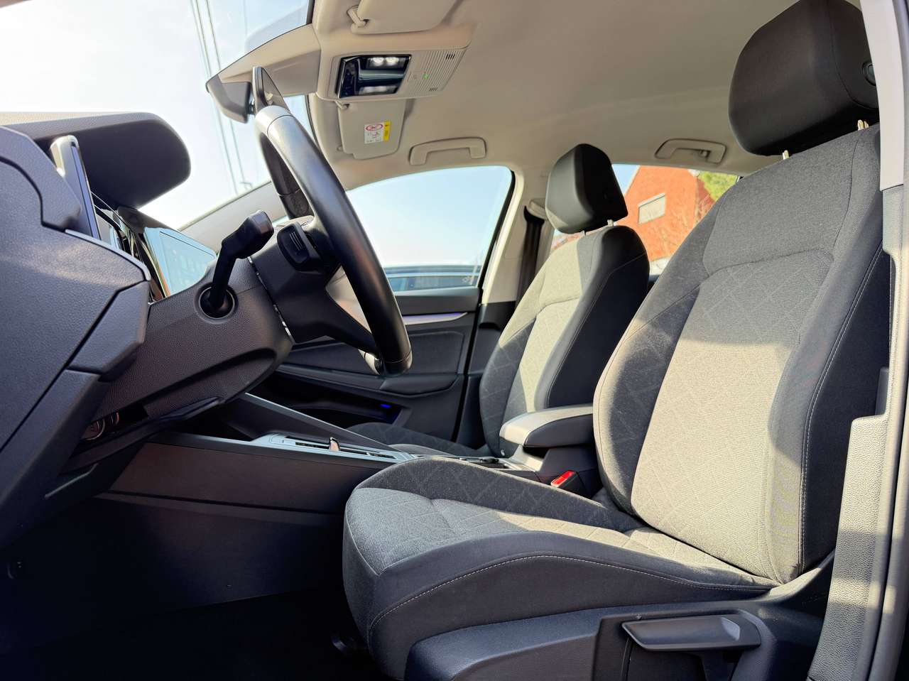 Volkswagen Golf 2024 — photo 8 sur 17