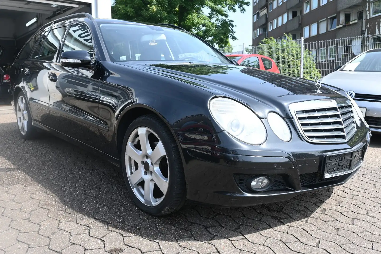 Mercedes-Benz E 220 CDI*Ahk*Klima*Tempo*Schiebedach Schwarz - 2