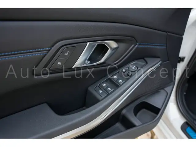 BMW 3 Series view 15