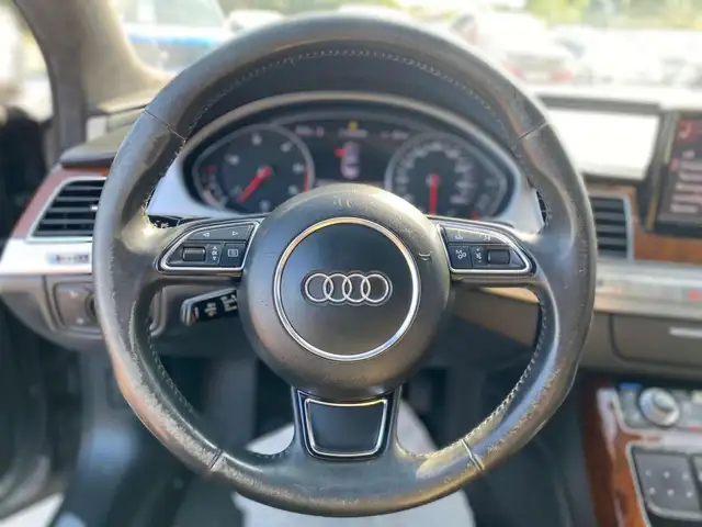 Audi A8 view 8