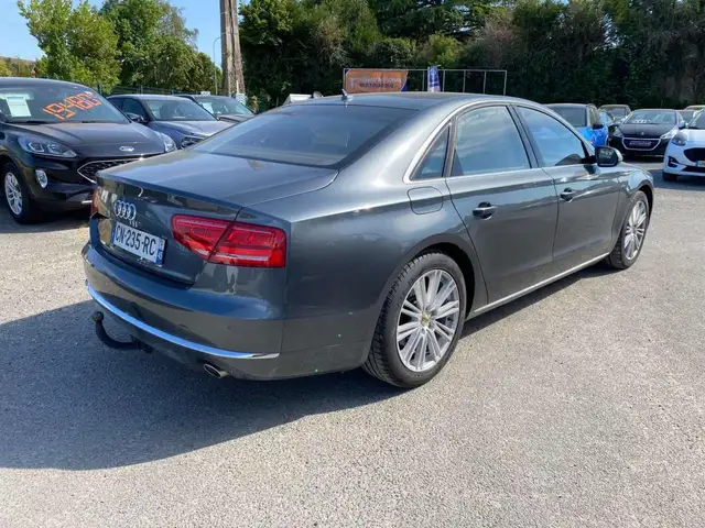 Audi A8 view 4