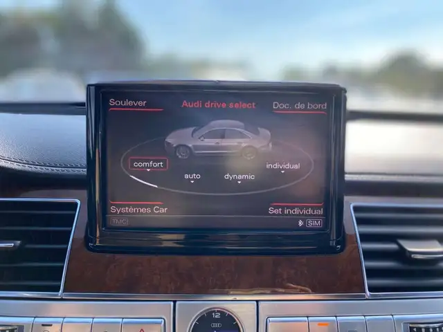 Audi A8 view 14