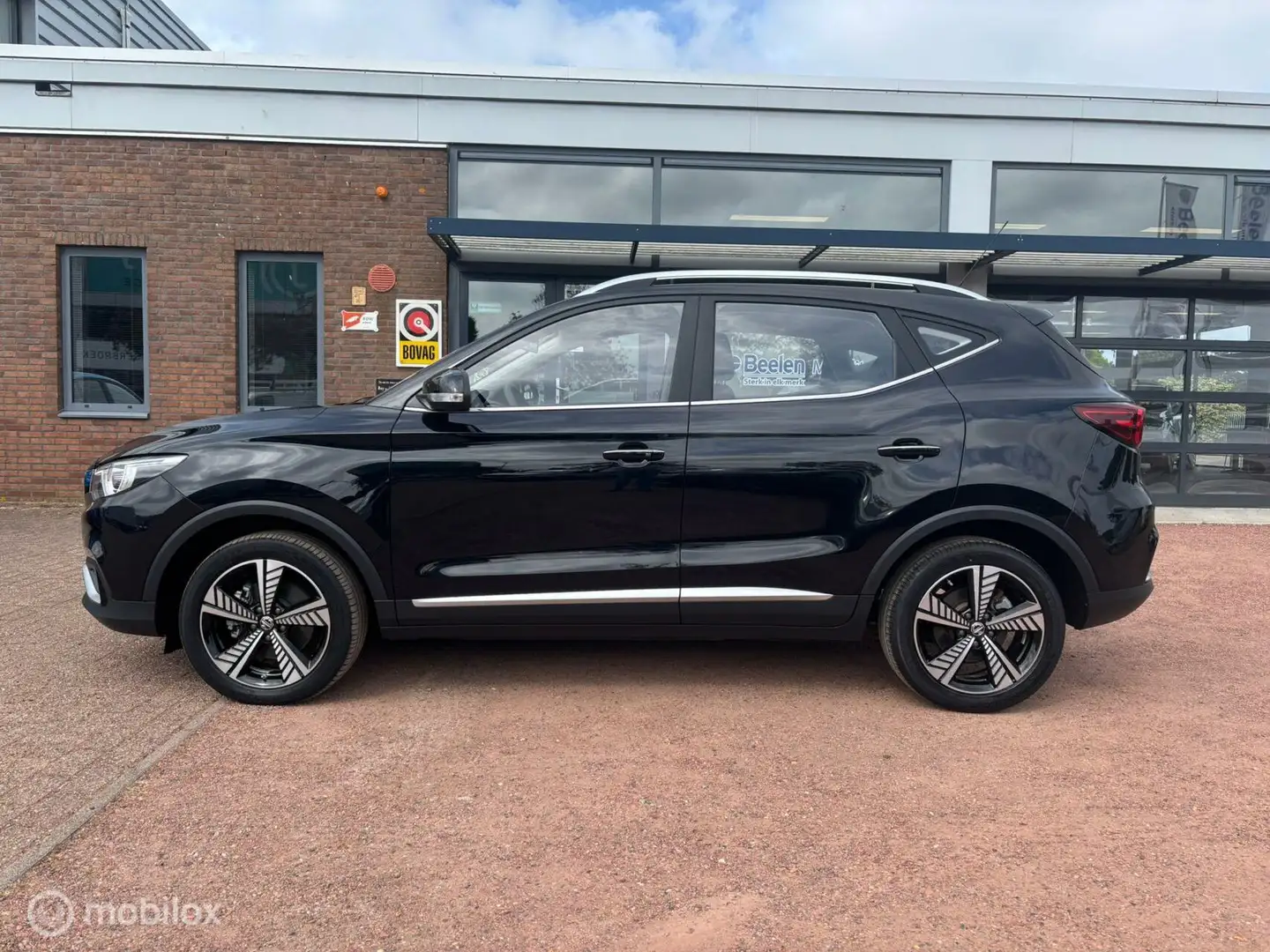 MG ZS EV Luxury 45 kWh| Stoelverwarming Pano Elektrische Nero - 2