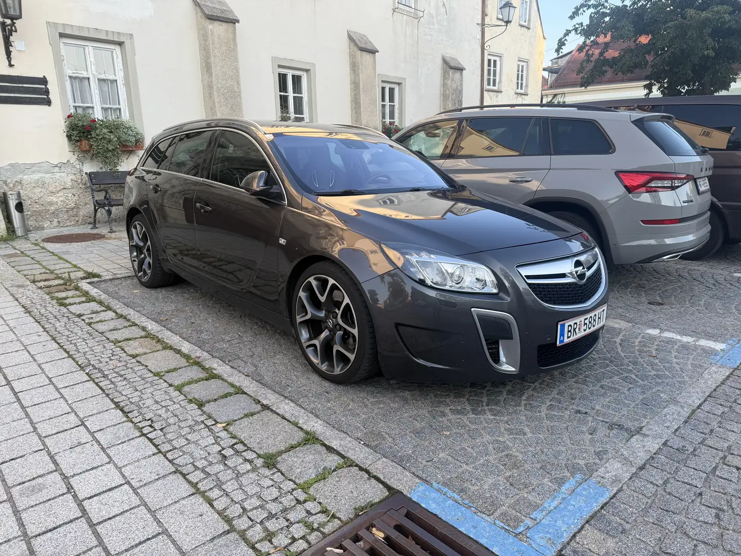 Opel Insignia ST 2,8 V6 Turbo OPC Allrad Aut. - 1