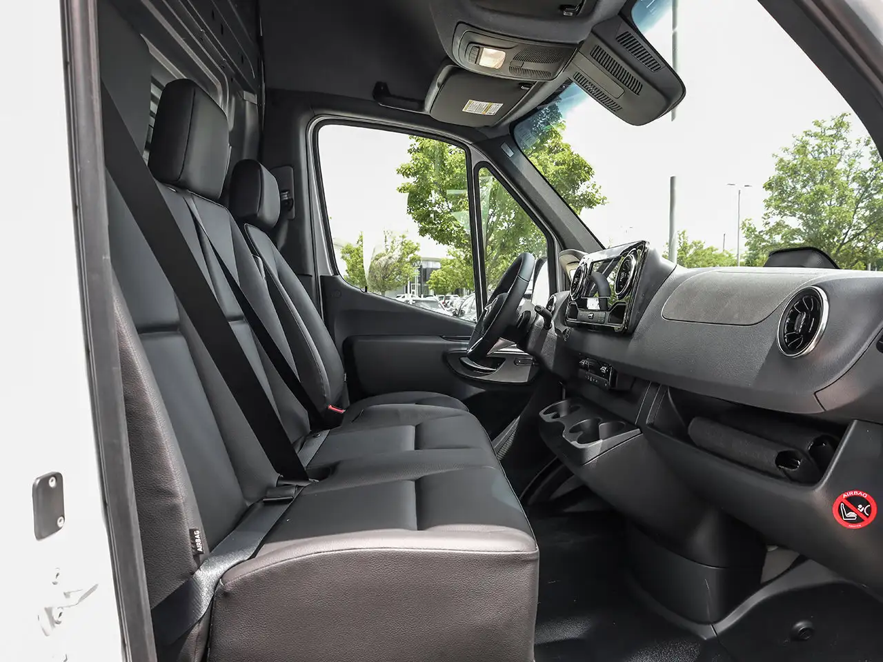 Mercedes-Benz Sprinter photo Mercedes-Benz Sprinter