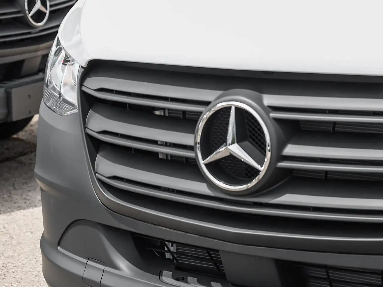 Mercedes-Benz Sprinter photo Mercedes-Benz Sprinter