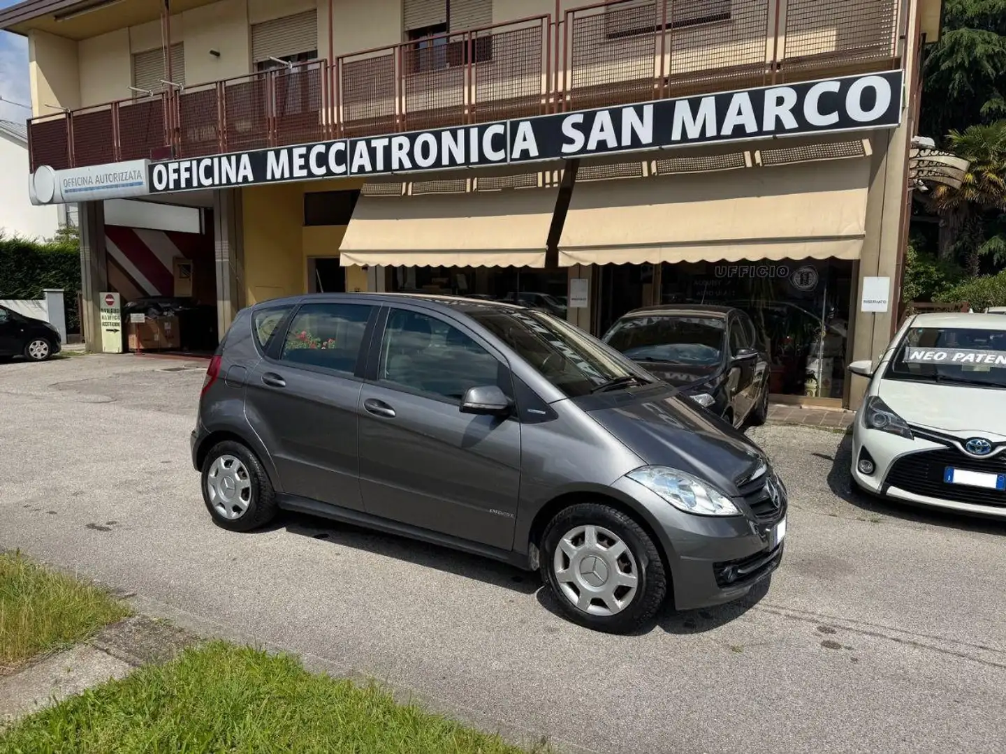 Mercedes-Benz A 160 160 BlueEFFICIENCY Coupè Executive NEOPATENTATI Grigio - 1