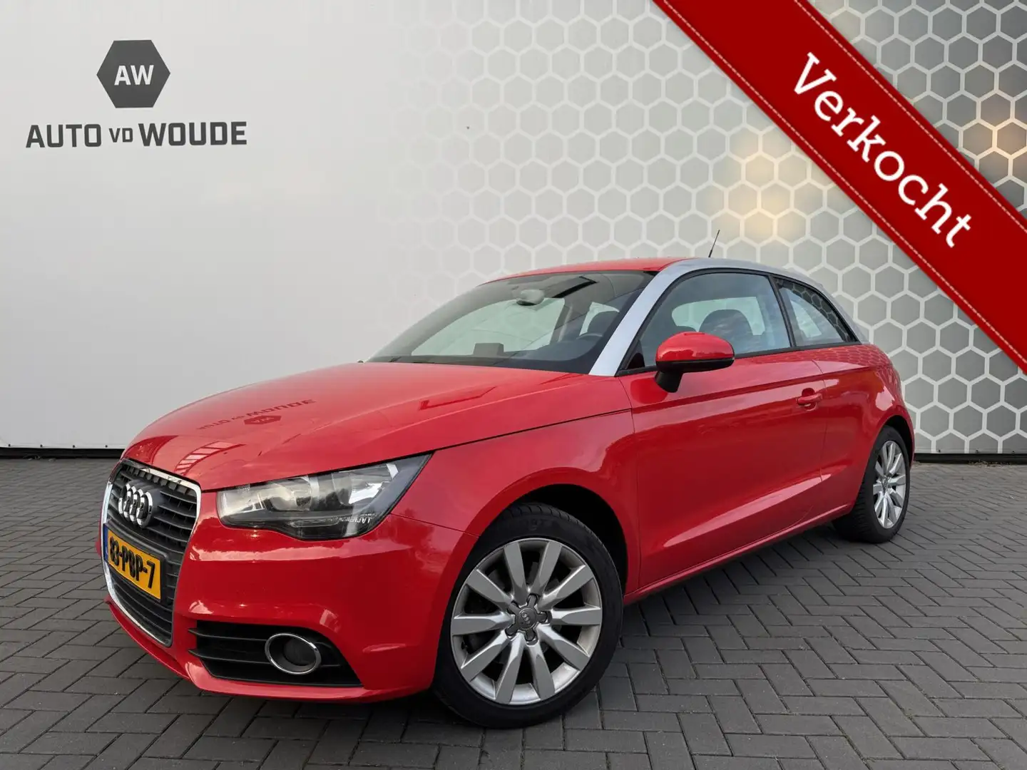 Audi A1 1.6 TDI Attraction Pro Line Cruise Airco Rouge - 1