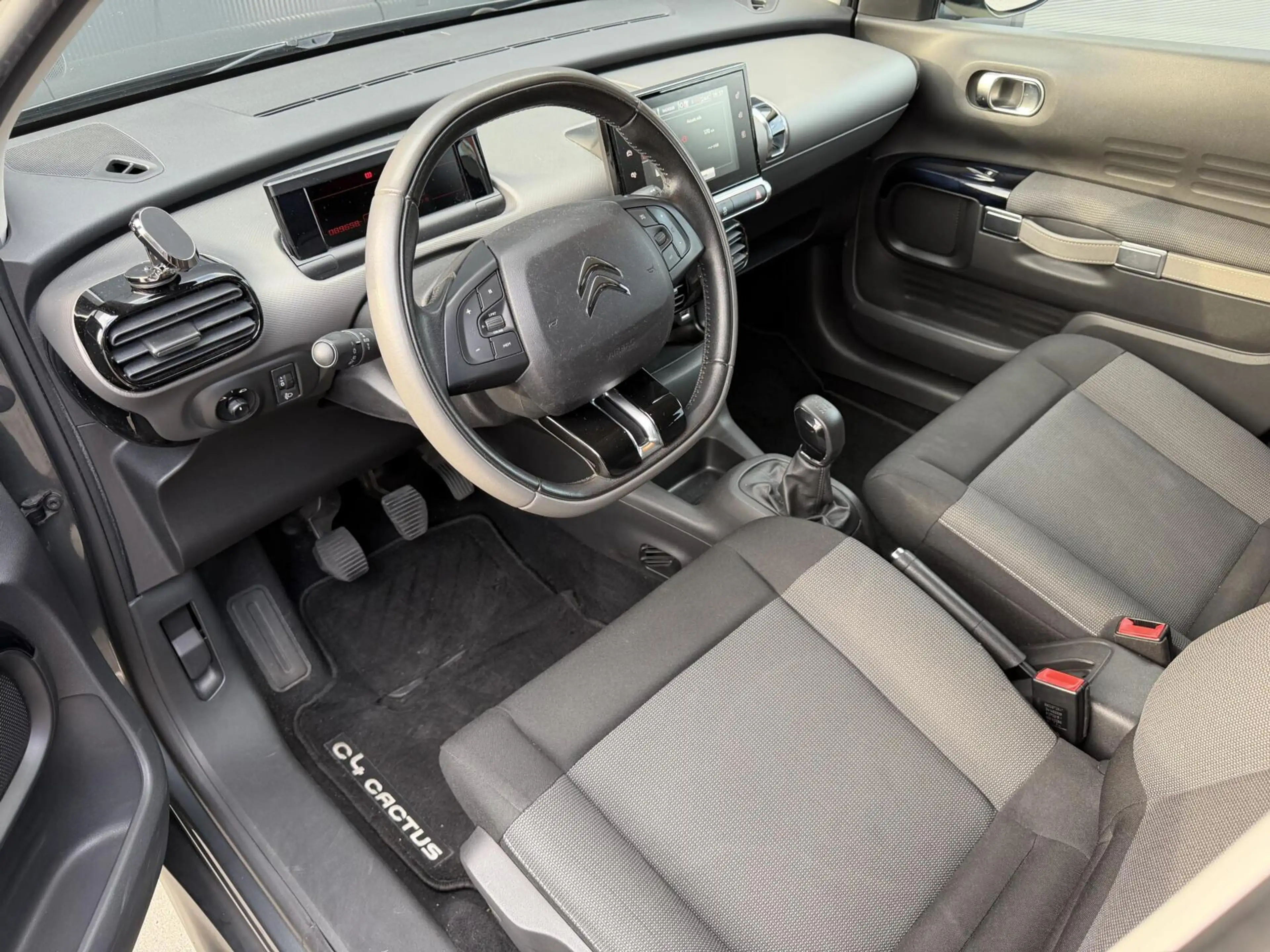Citroen C4 Cactus 1.2 PureTech Business — photo 11
