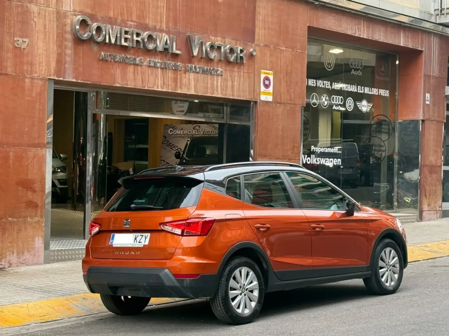 SEAT Arona 1.0 TSI Ecomotive S&S Xcellence 115 Naranja - 1
