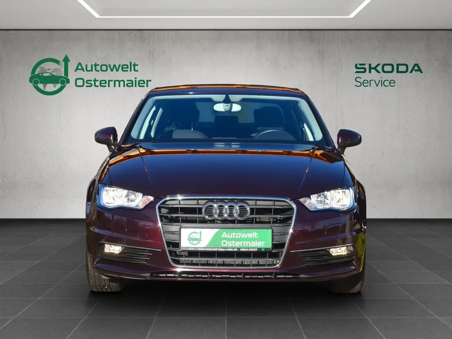 Audi A3 1.4 TFSI Limousine*Attraction*AHK* Rouge - 2