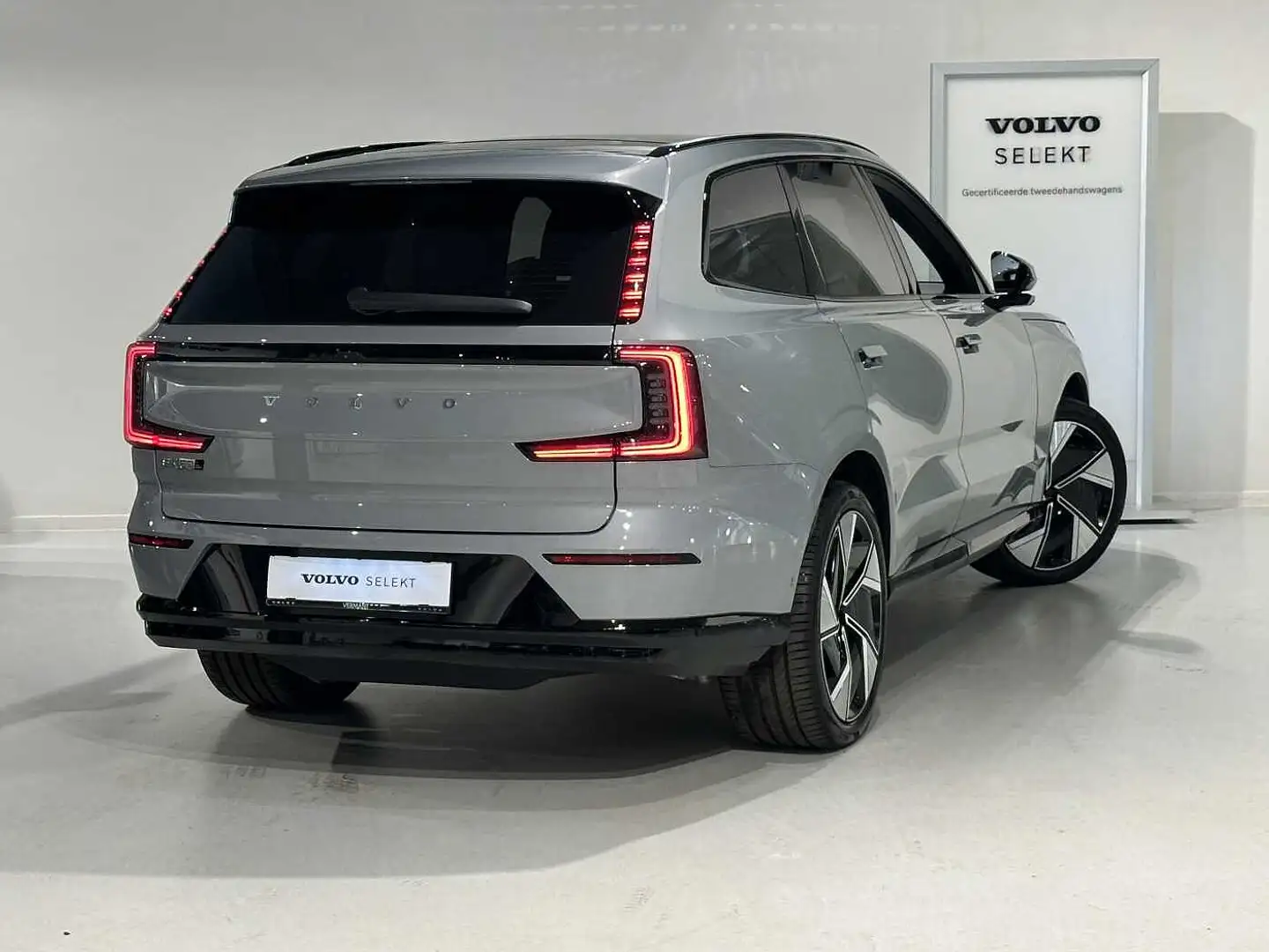 Volvo EX90 Ultra Twin motor + LUCHTVERING/B&W Gris - 2