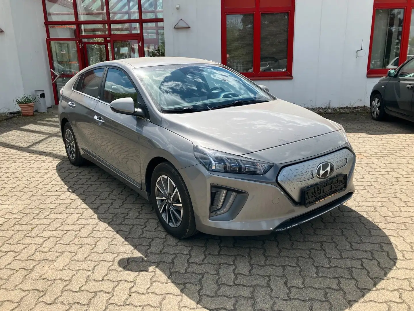 Hyundai IONIQ Style Elektro Navi LED Autom. 1.Hd Ezüst - 1