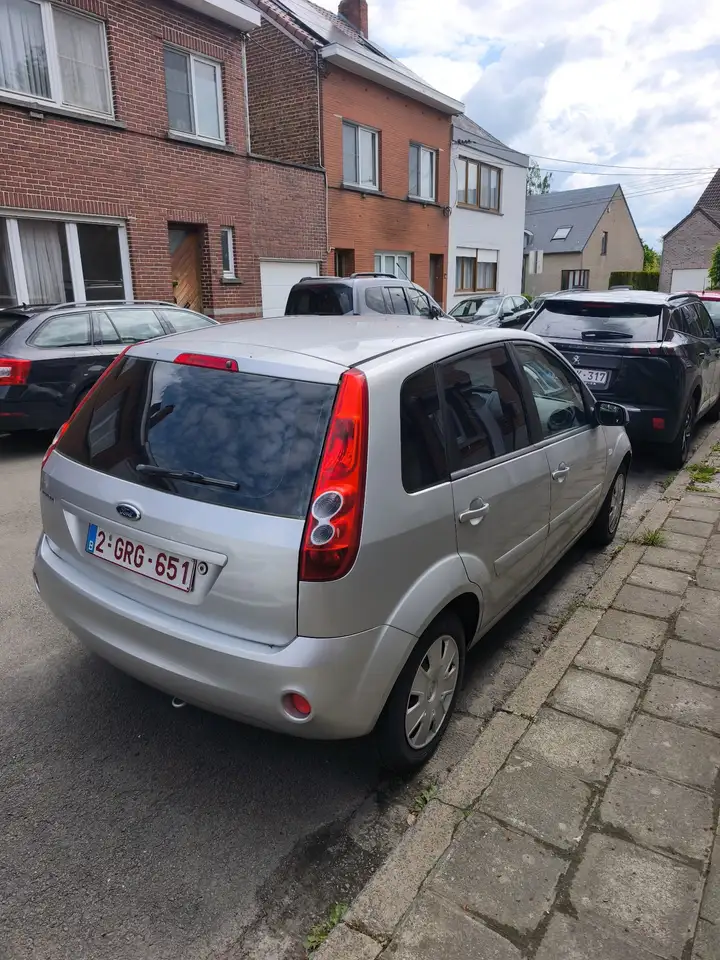 Ford Fiesta 1.3i Fun, foto 4