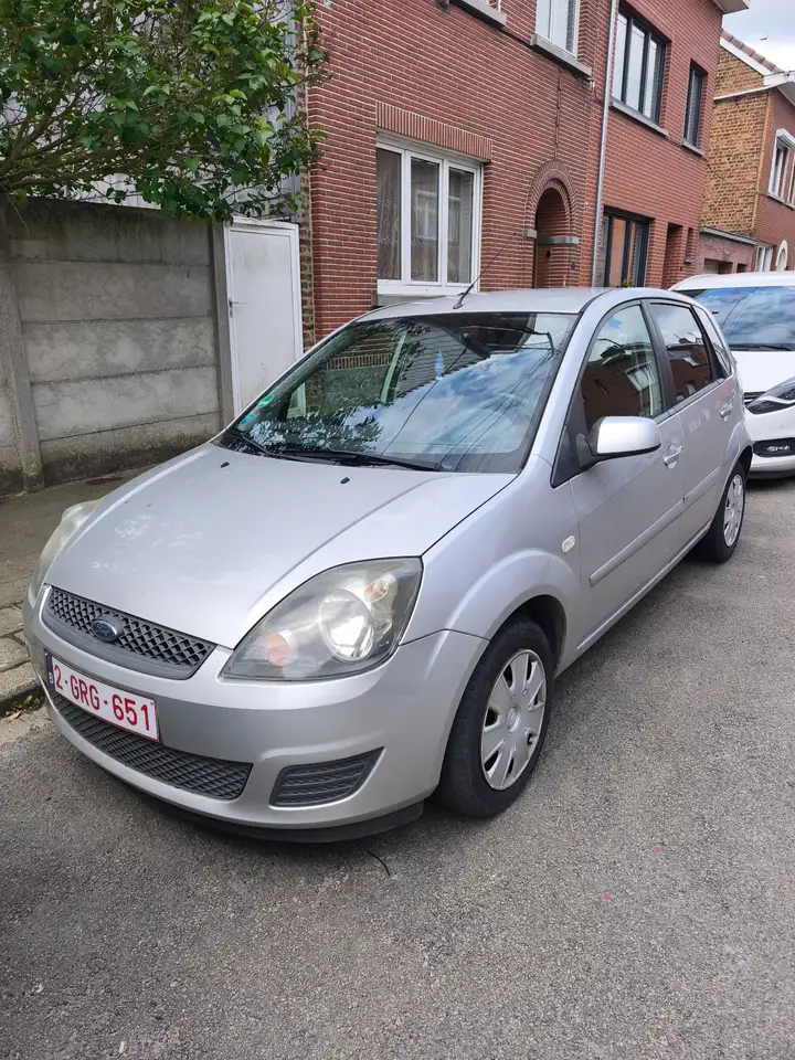 Ford Fiesta 1.3i Fun, foto 1