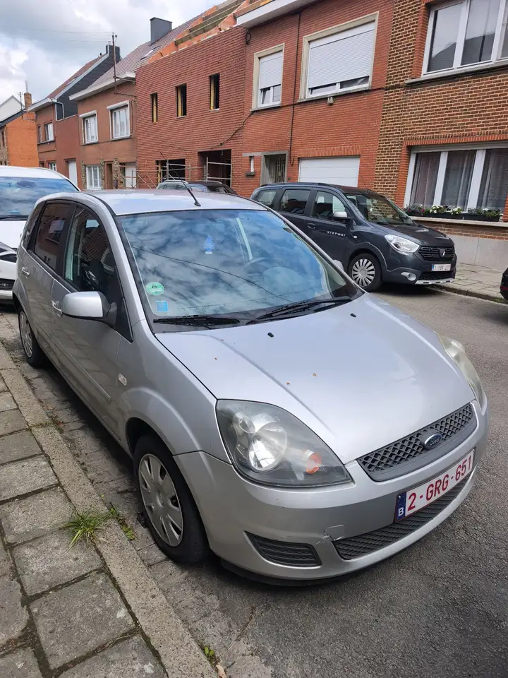 Ford Fiesta 1.3i Fun, foto 2