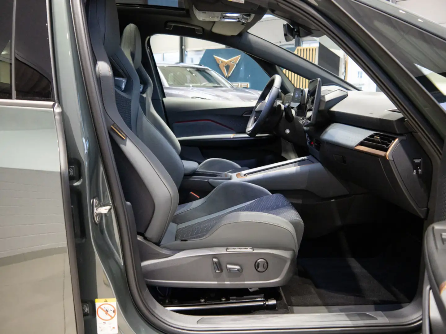 CUPRA Born VZ *SOFORT VERFÜGBAR* 5J Garantie Grün - 2
