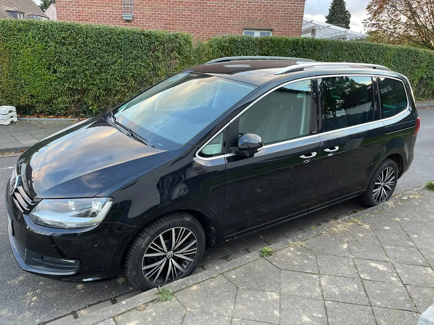 Volkswagen Sharan Sharan Diesel 2.0 TDI DSG BlueMotion Allstar Schwarz - 1