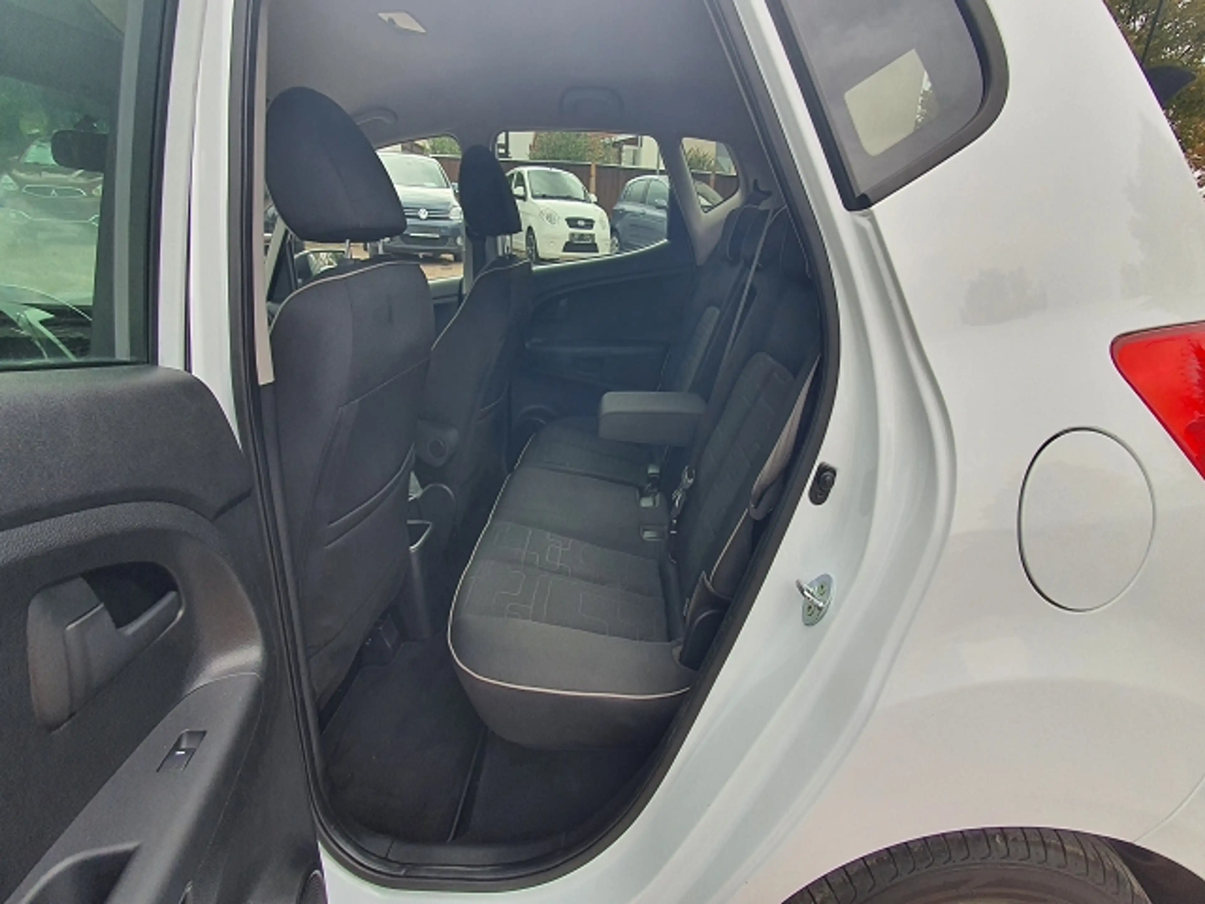 Kia Venga Venga Diesel 1.6 CRDi 128 Vision*TÜV NEU*SERVICE NEU* — photo 13