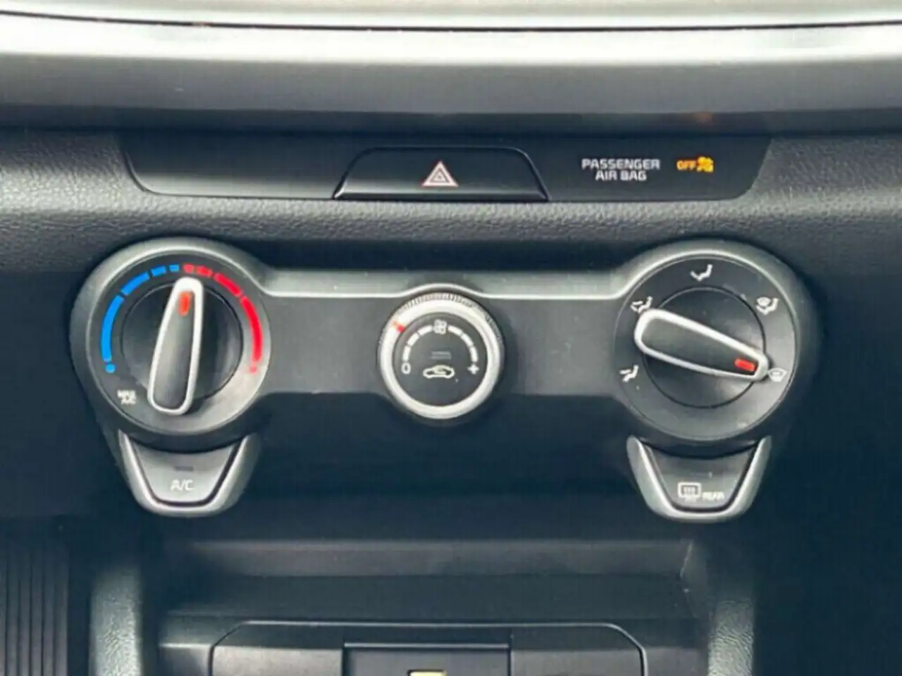 Kia Rio снимка Kia Rio