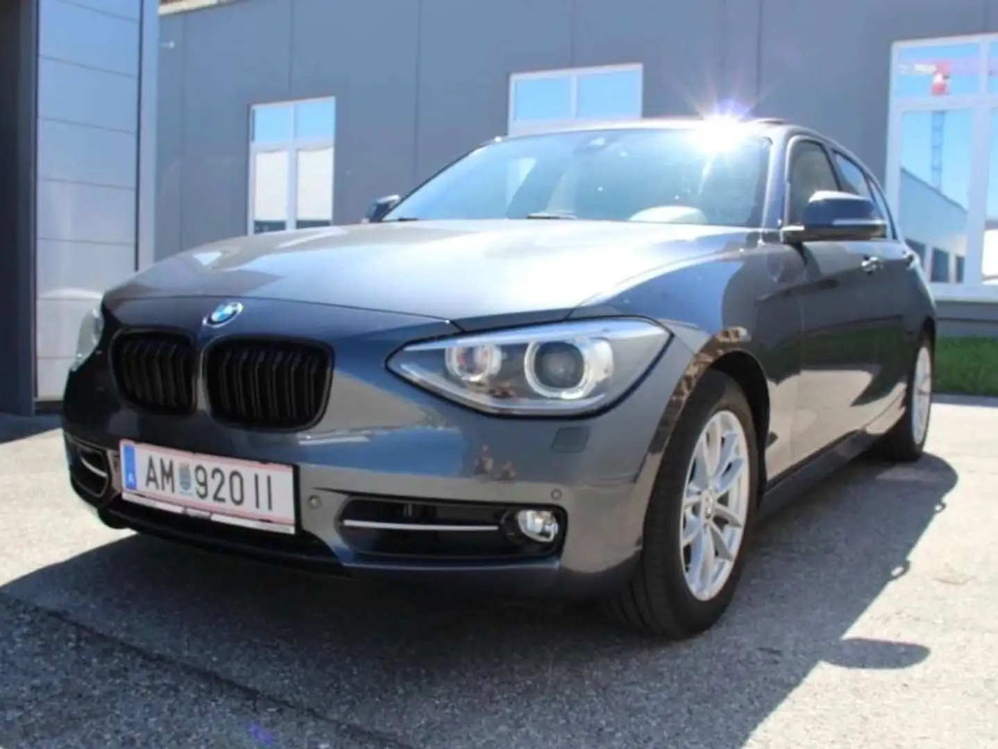 BMW 116 116d Efficient Dynamics Edition Edition Grau - 2