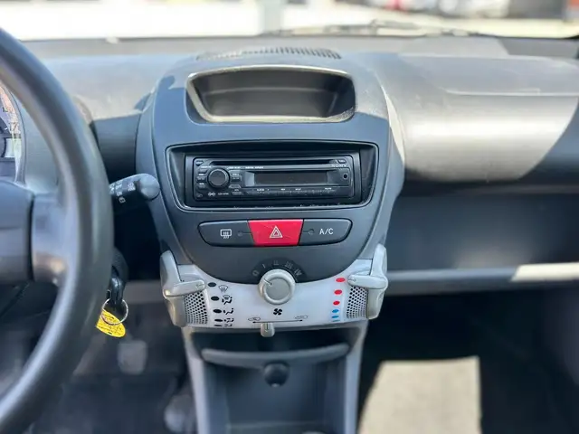 Citroen C1 view 11