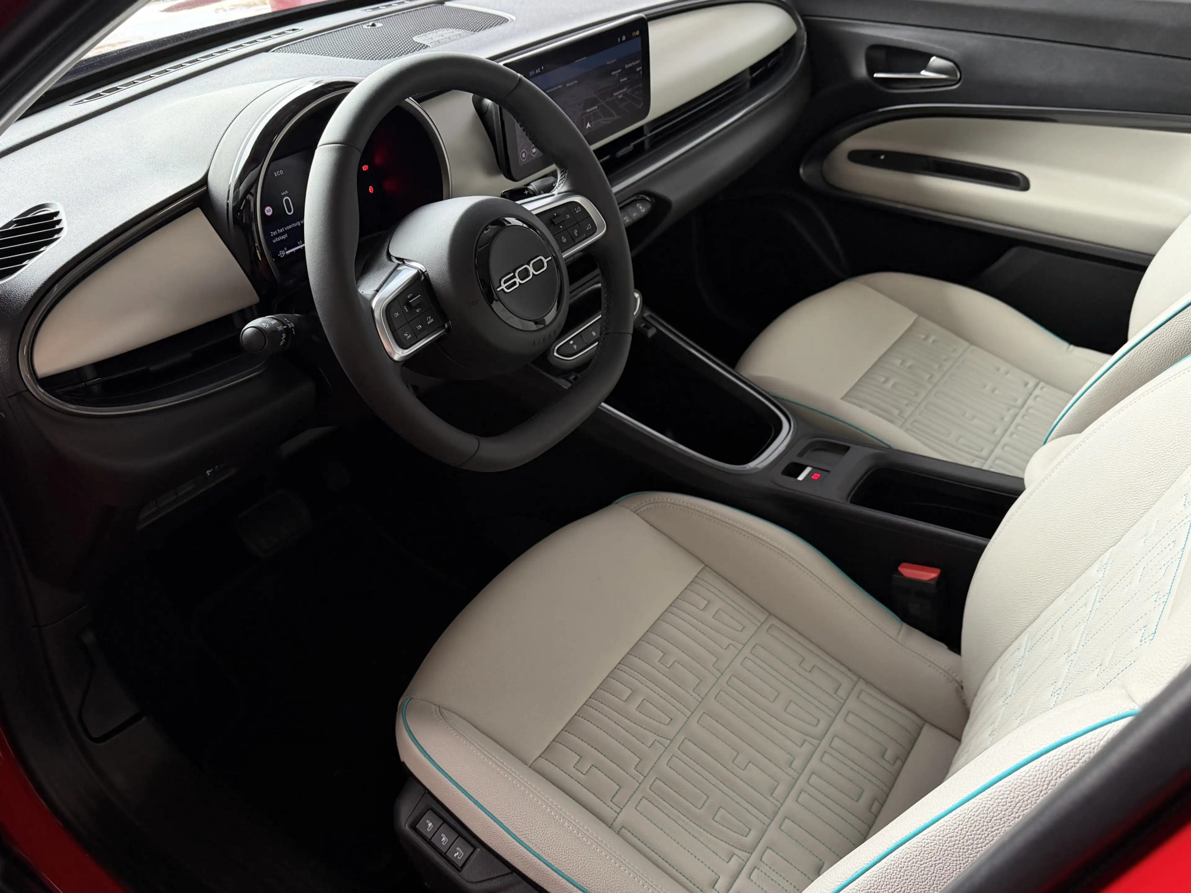 Fiat 600 1.2 Hybrid 145 PK La Prima • Full Options • Leder — photo 8