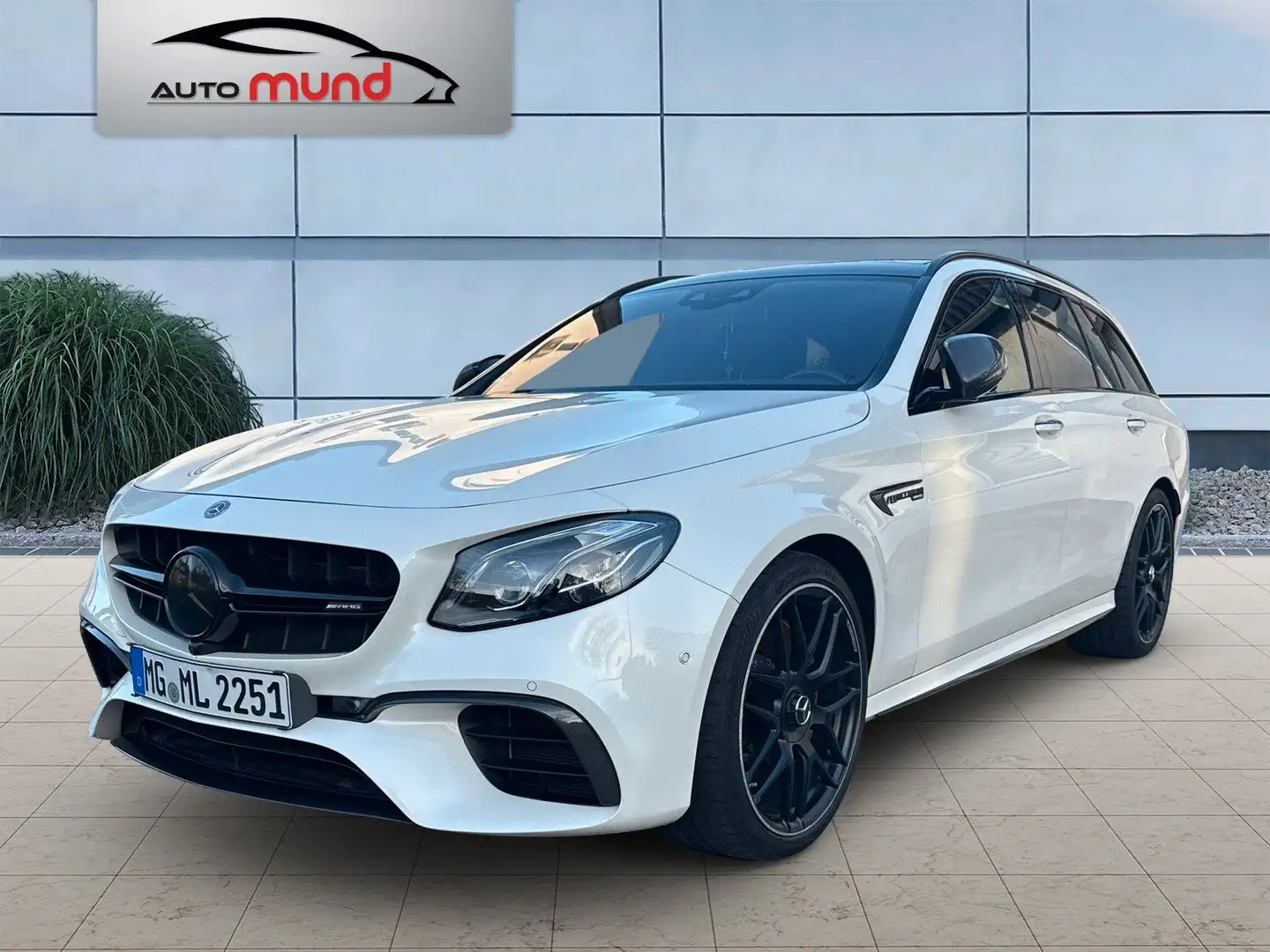 Mercedes-Benz E 63 S AMG 4Matic T-Modell *Burmester*Panorama* Blanc - 1