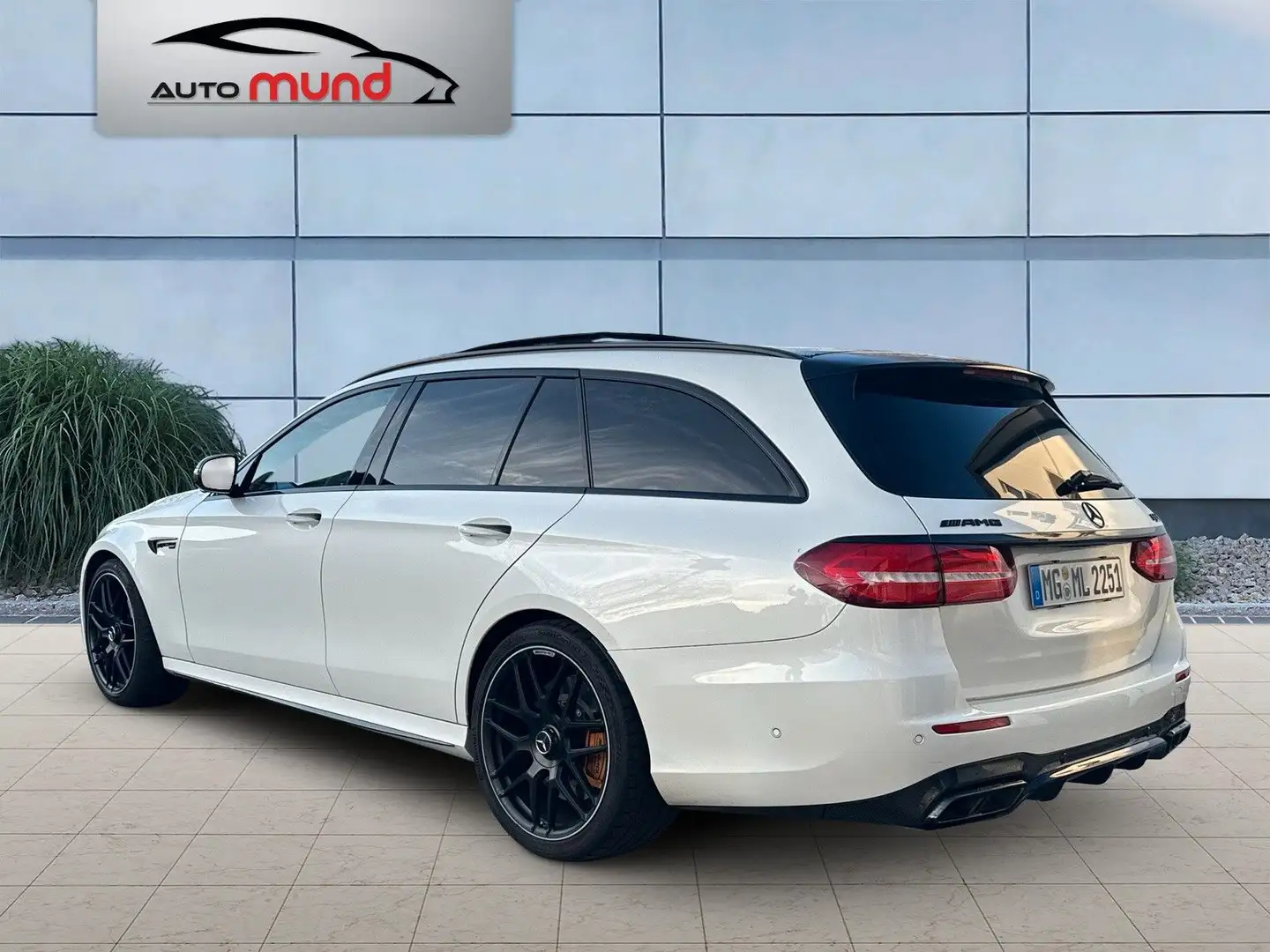 Mercedes-Benz E 63 S AMG 4Matic T-Modell *Burmester*Panorama* Blanc - 2