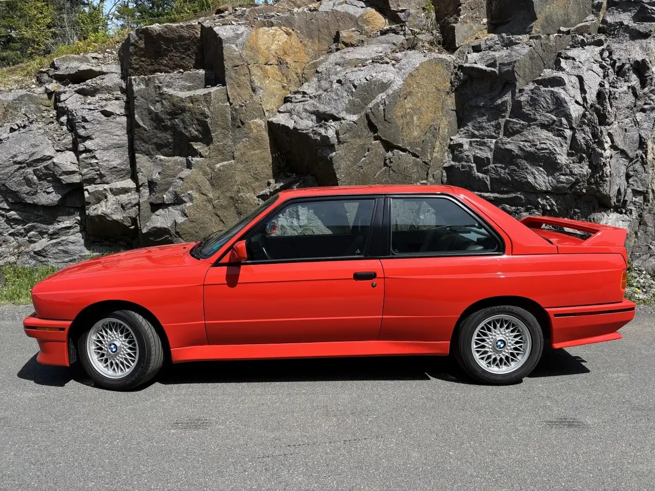 BMW 3 Series снимка BMW 3 Series