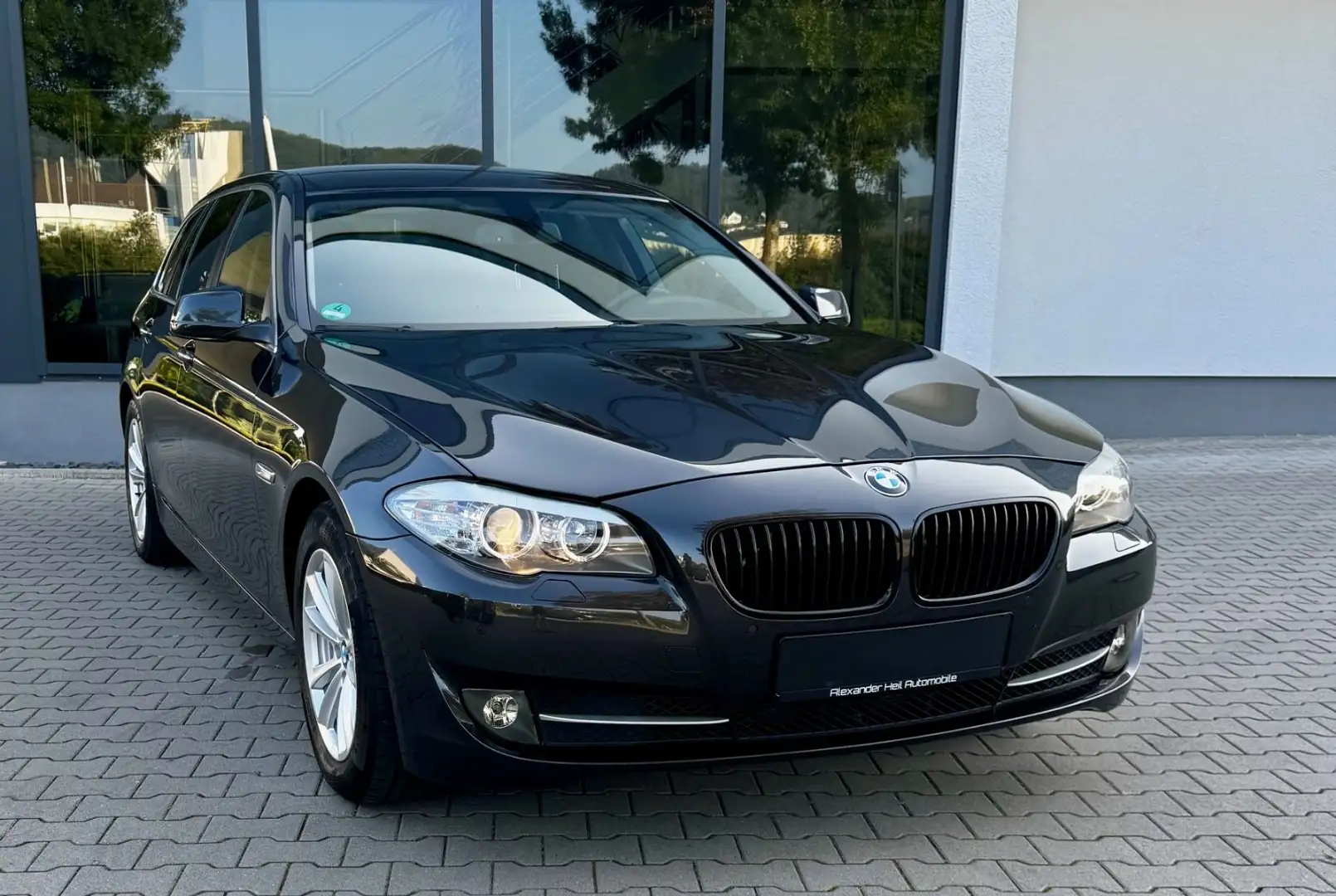 BMW 520 d Touring*NAVI*SHZ*PDC*TEL*TEMP*LUFT*TEL*TEMP Gris - 2