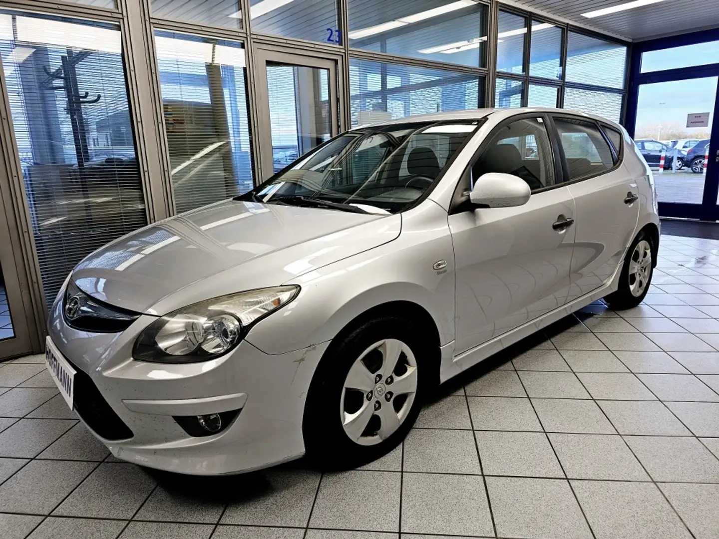 Hyundai i30 Classic Tüv 07-2025 Plateado - 2