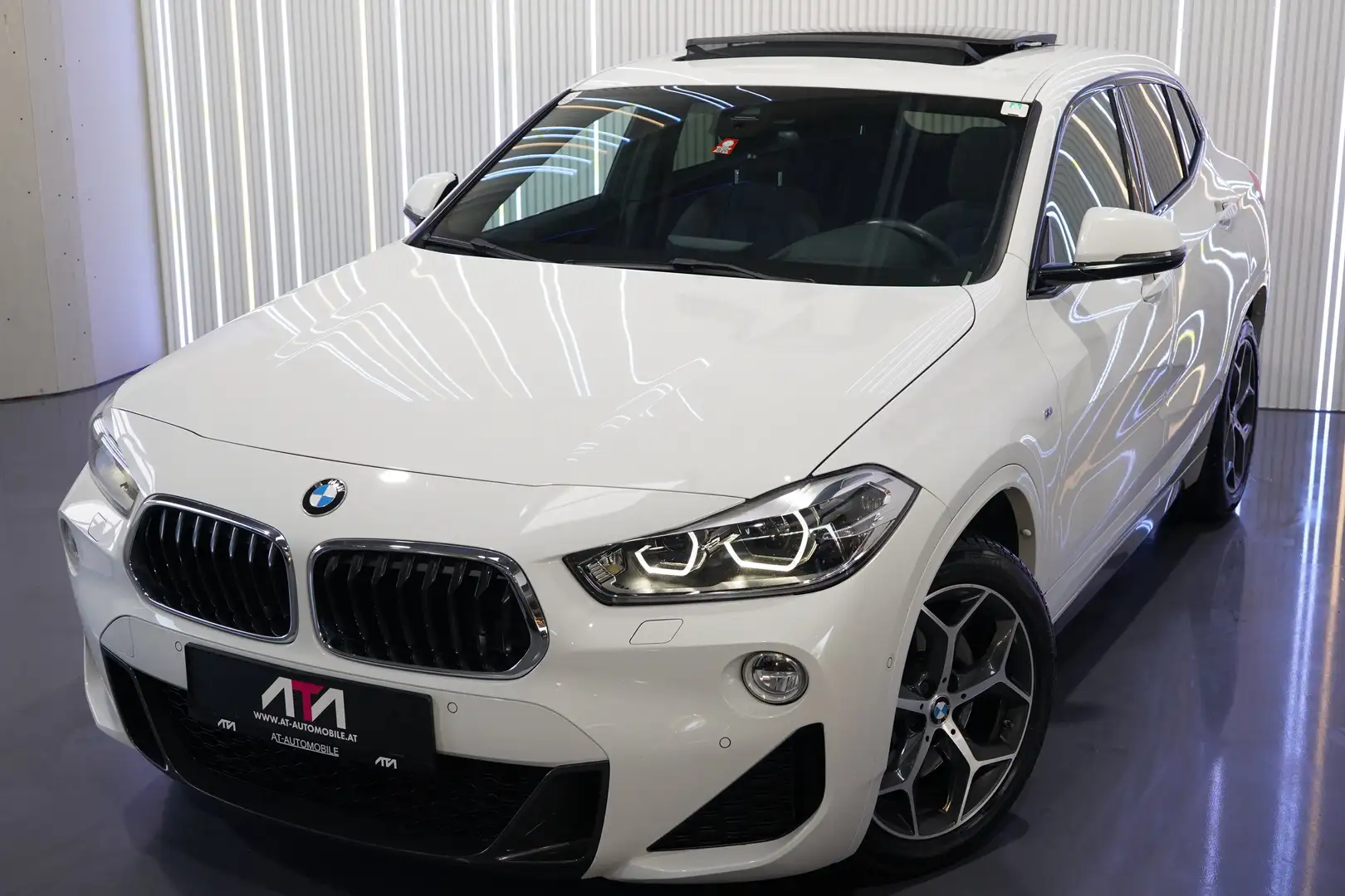BMW X2 xDrive 20 d M Sport Voll Ausgestattet Weiß - 2