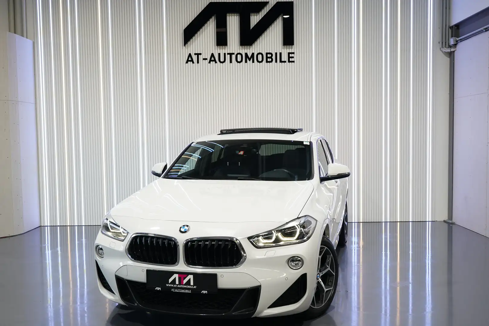 BMW X2 xDrive 20 d M Sport Voll Ausgestattet Weiß - 1