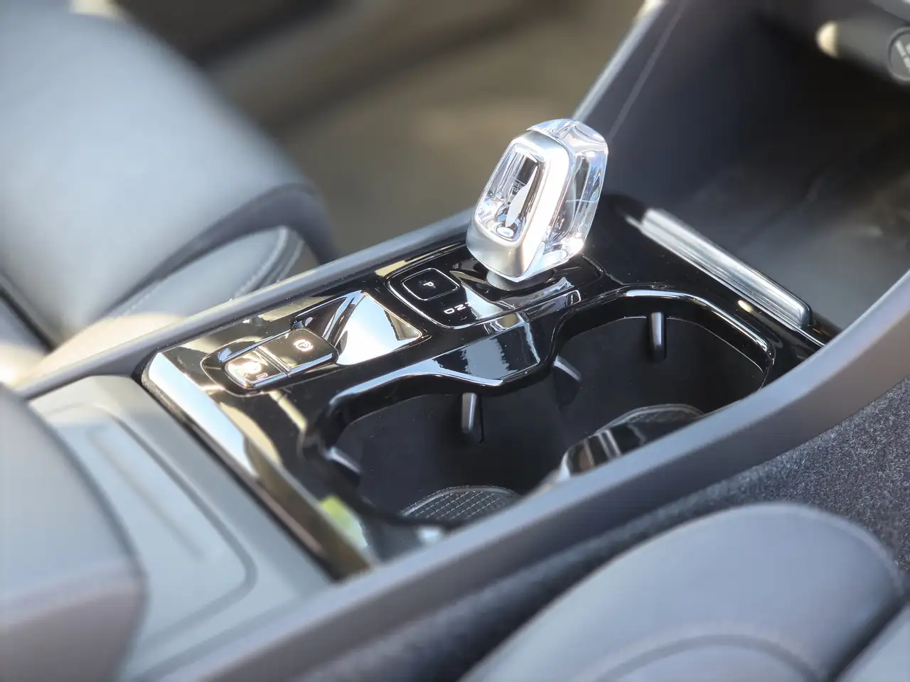 Volvo XC40 снимка Volvo XC40