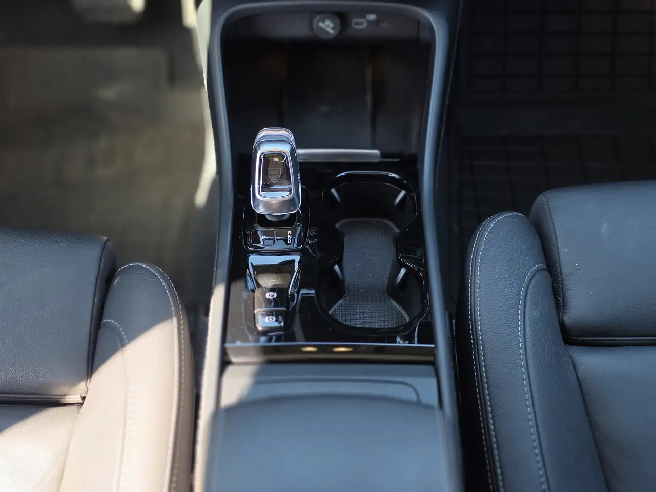 Volvo XC40 снимка Volvo XC40